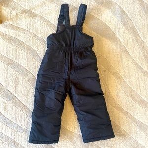 Black ski bib, size 2T
